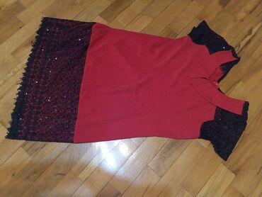 Dəstlər, kostyumlar: Qadın geyimləri dəsti – 3 ədəd 1) Qırmızı qısa don: - Klassik düz — 1