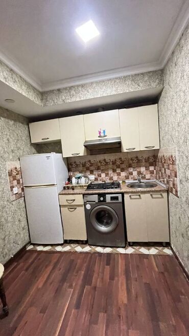 Uzunmüddətli kirayə mənzillər: Bakıxanov Akkord binasında Ülvi şadlıq sarayının yanı, Sürət qatarına — 6