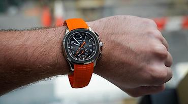 на ремень: Часы Patek Philippe Aquanaut Chronograph с ярким оранжевым каучуковым — 2
