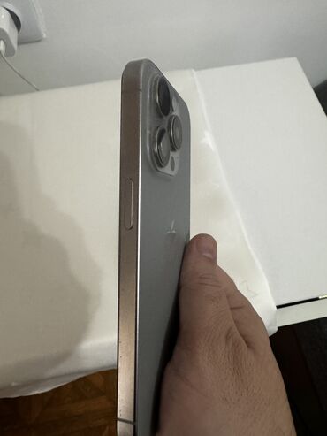 Apple iPhone: IPhone 15 Pro, Б/у, 256 ГБ, Графит, Зарядное устройство, Коробка, Чехол, 86 % — 10