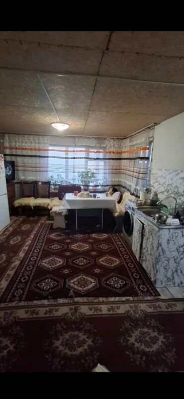Долгосрочная аренда домов: 70 м², 4 комнаты, Парковка, Забор, огорожен
