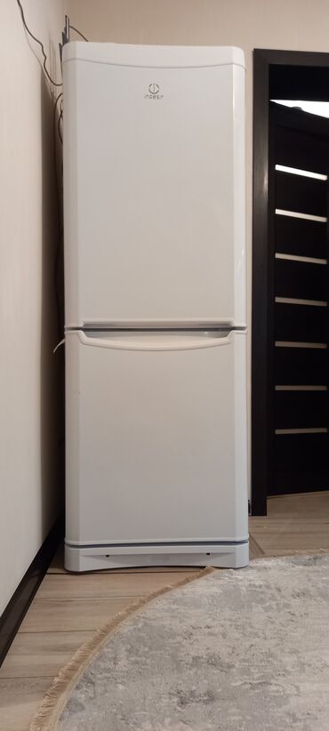 холодильник кола: Холодильник Indesit, Б/у, Двухкамерный