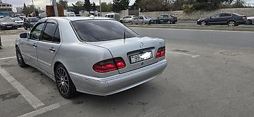 lexus ct 200: Mercedes-Benz E 320: 3.2 l | 2001 il Sedan — 2