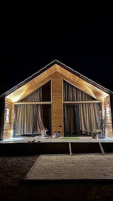 Посуточная аренда домов: Представляем современный дом в стиле барнхаус с панорамным — 3