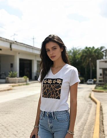 Majice kratkih rukava: Majice 
S M L 
Cena 2000 din — 13