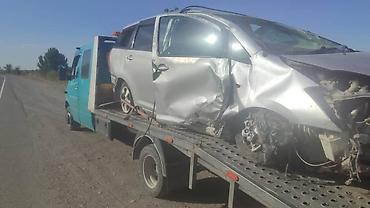 битую машину: Toyota WISH: 2003 г., 1.8 л, Универсал — 2
