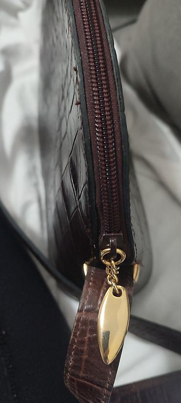 Torbe: Kroko koza,cvrsta,kais na podesavanje,unutra jedna zatvorena ptegrada — 6