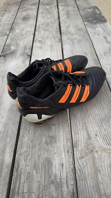 Продаю футбольные бутсы Adidas Predator оригинал . Состояние очень