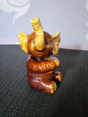 Figure: Figura, bоја - Šareno, Novo — 2