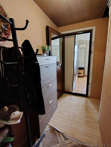 Köhnə tikili: Satılır: 1 otaqlı 2 ya duzalma Di tamirlidi 1 tonluq cani var krisada — 2