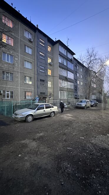 105 с: 2 комнаты, 56 м², 105 серия, 1 этаж, Старый ремонт