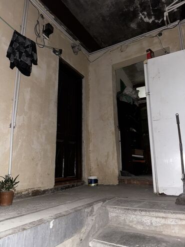 Otaqların uzunmüddətli kirayəsi: Kirayə verilən 2 otaq - Quruluş: 2 otaq, ve quxna ayrıca girişli. - — 1