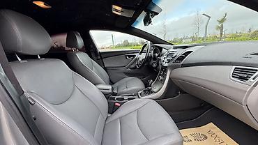 yan güzgülər s: Hyundai Elantra sedan – gümüşü rəng, xarici görünüşü dinamik xətlər və — 9