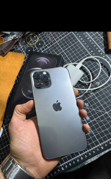 ayfon 50: IPhone 13 Pro Max, 128 GB, Barmaq izi