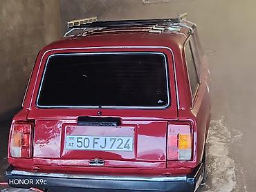 masin led: VAZ 2104, universal kuzov, qırmızı rəng. Xüsusiyyətlər: - Kuzov: 5 — 1
