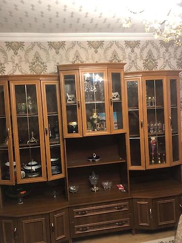 mebel kredit: Klassik üslubda böyük qonaq otağı divar sektsiyası (gorka). - — 1