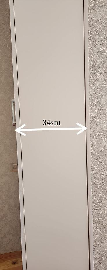 siyirme: Ağ rəngli iki qapılı garderob/dolab - Ölçülər: hündürlük 2.50 m, en — 2