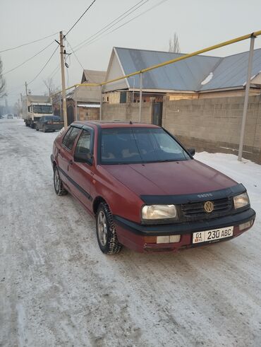 от венто: Volkswagen Vento: 1993 г., 1.8 л, Механика, Бензин, Седан