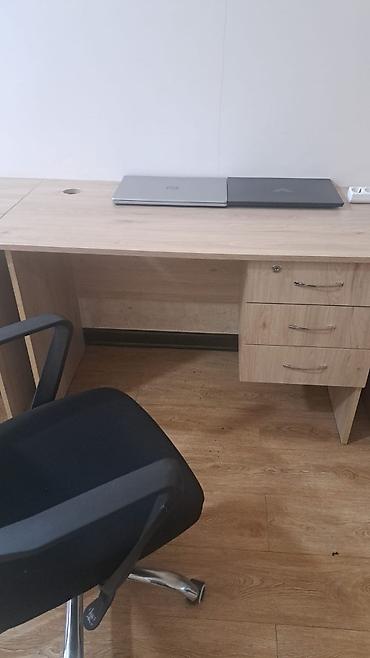 2 ci əl mebeller: Ofis mebelləri dəsti Tərkib: - Ofis kreslosu (böyük) - 3ədəd -Ofis — 4