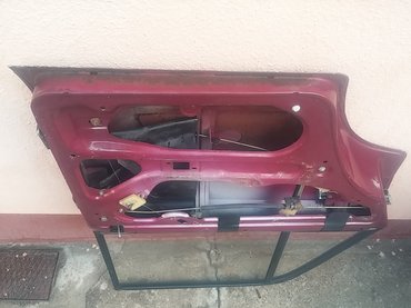 Auto delovi: Vrata zadnja leva Lada 2105,2107 Riva u bordo boji. Vrata su ocuvana — 8