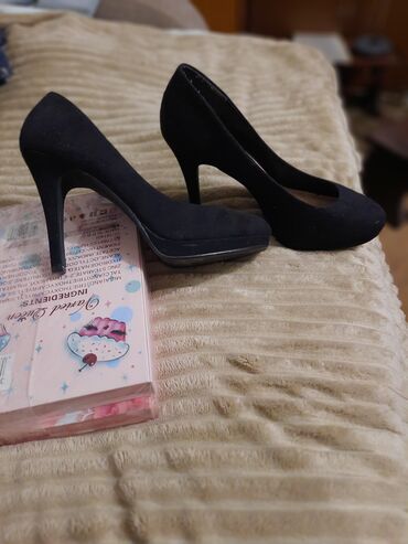 Salonke: Salonke, H&M, 39 — 8