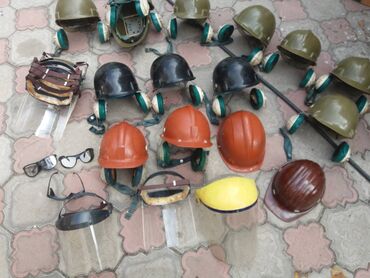 советский вещи: Продаю новые (СССР) щиты для лица и каски по 360 сом, защитные очки и