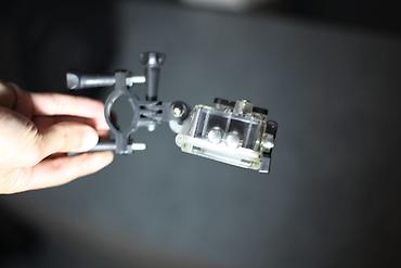 go pro 12: HD 1080p Aksiyon Kamerası + Suya davamlı qoruyucu korpus və montaj — 2