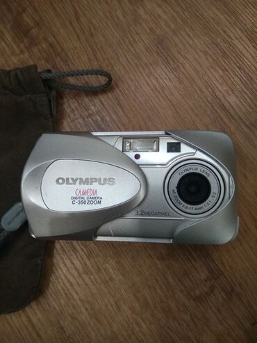 цифровой фотокамера: Продаю цифровой фотоаппарат Olympus C-350ZOOM, пр-во Indonesia