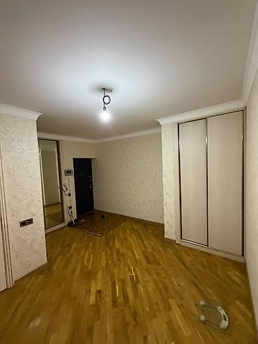 19: 2 otaqlı, Yeni tikili, m. 8 Noyabr, 106 kv. m — 9