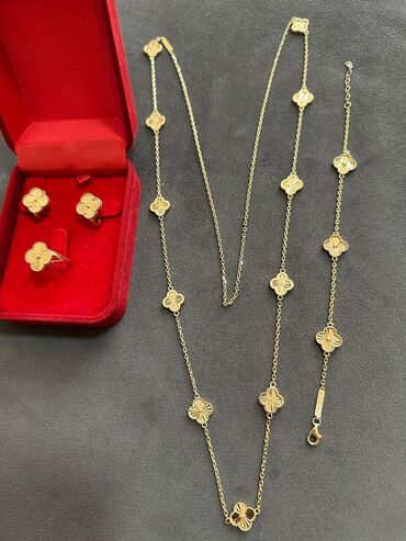 пандора набор сердечки: Ювелирный комплект в цветочно-клеверном стиле, выполненный в тёплом