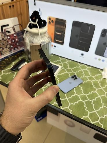 Apple iPhone: IPhone 13, Qara — 5