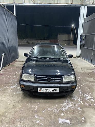 camry 80: Volkswagen Vento: 1993 г., 1.8 л, Механика, Бензин, Седан — 4