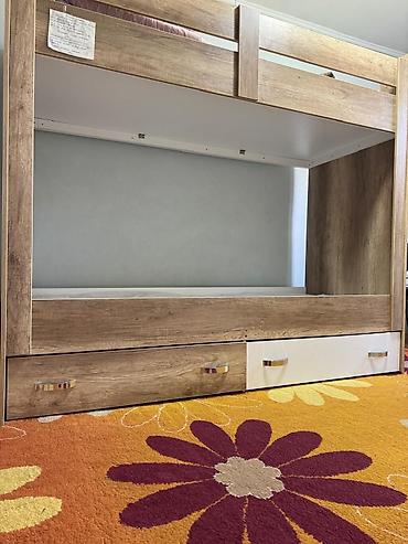 bunk bed: Продаю 2-х ярусную кровать можно детям, студентам и взрослым. Сделана — 3