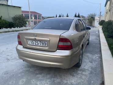 111 motor mercedes: Opel Vectra: 1.8 l | 1998 il 200000 km Sedan