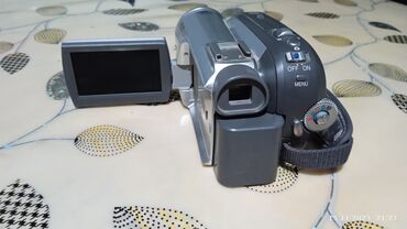 видеокамера панасоник 900: Продаю видеокамеру Panasonic! Состояние хорошее, имеется зарядное