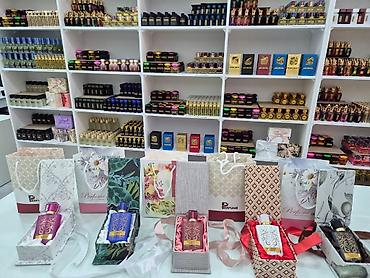 Hədiyyə bağlamaları: Hədiyyə qutusu, rəng - Qızılı — 44