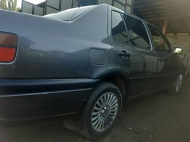 Volkswagen: Volkswagen Vento: 1993 г., 2 л, Кол менен иштөөчү, Бензин, Седан — 3