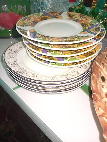 Наборы посуды: Набор столовых тарелок (разные декоры) - Материал: фарфор/керамика. - — 2