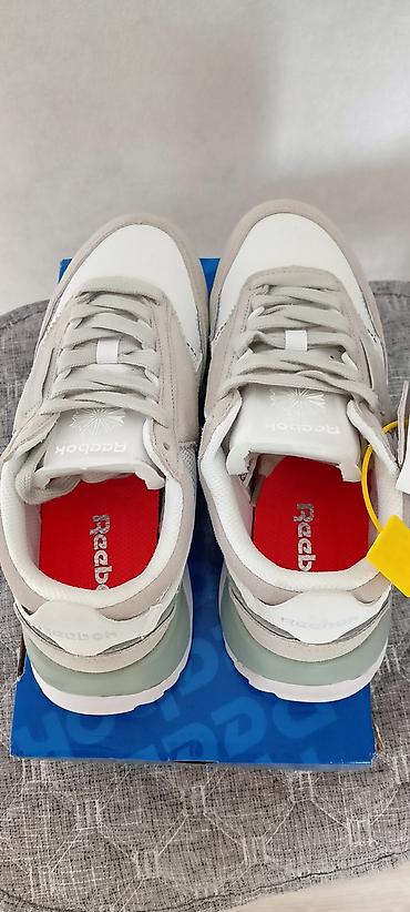 lining 38: Reebok CL Runner TM — женские кроссовки новые.качество👍 Размер: EU 38 — 6