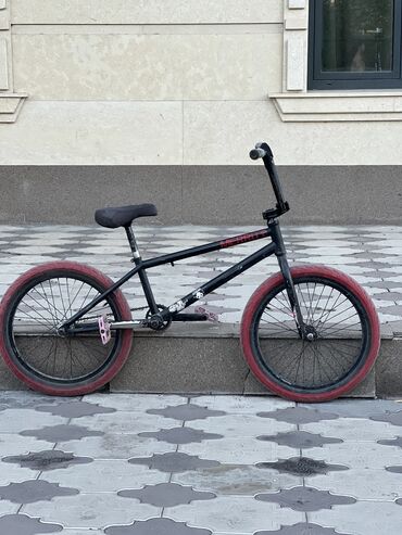 трехколесный велосипед с резиновыми колесами: BMX велосипед, Рама M (156 - 178 см), Б/у