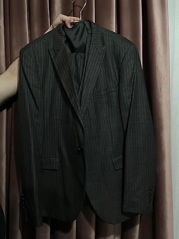 ağ kostyum kişi: Kişi kostyumu – qrafit rəngli, incə şaquli zolaqlı (pinstripe) — 2