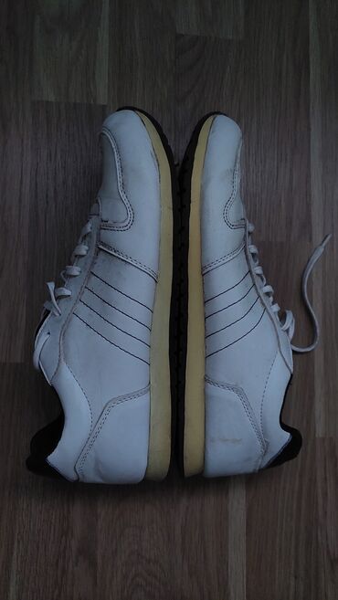 Krasofkalar və idman ayaqqabıları: Polaris krassovkası. 42 razmerdir. 2 manat — 6