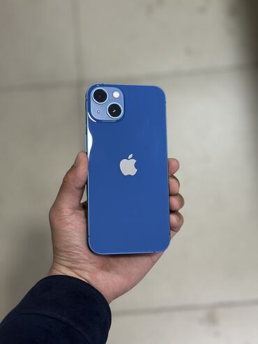 Apple iPhone: IPhone 13, Б/у, 256 ГБ, Синий, Зарядное устройство, Чехол, 85 %