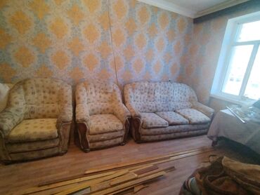 divan kreslo təmiri: 1 divan, 2 kreslo. Divan açılır taxt olur. Təmirlə bağlı divan kreslo