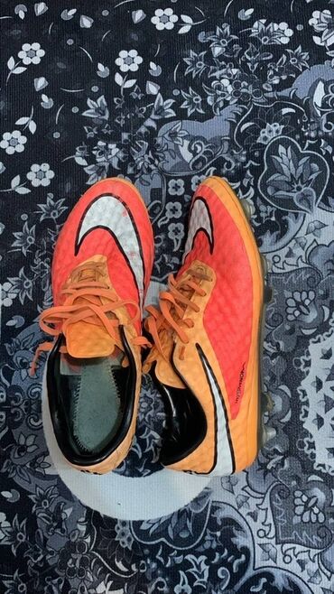 футбольный бутс: Мужские кроссовки, 40, Nike, Б/у, цвет - Оранжевый, Самовывоз, Платная доставка