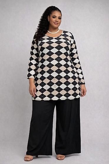 pull and bear beograd: 03. L. Komplet za punije
2XL 3XL 4XL 5XL
Cena : 2.800 dinara — 2