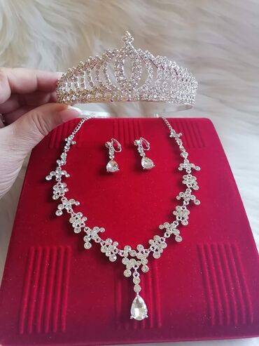 Setovi nakita: Cena 2500 din — 11