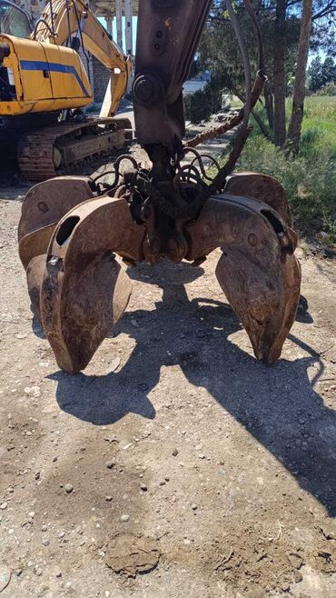 işlənmiş traktor: Ekskavator üçün nəzərdə tutulmuş, metal materiallardan hazırlanmış
