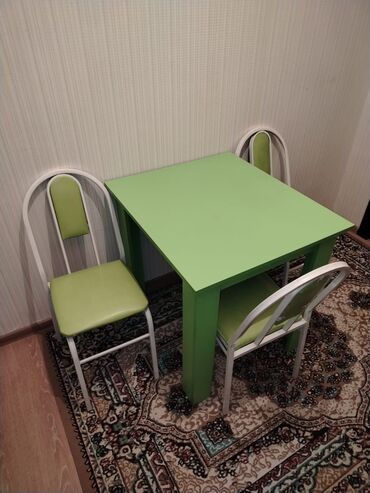 Masa və oturacaq dəstləri: Salam. Az işlenmiş heç bir problemi yoxdu 4 dest aq qırmızı malocnu — 7