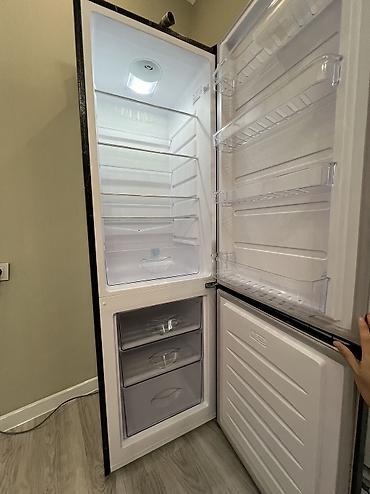 fridge: Двухкамерный холодильник с нижней морозильной. Особенности: - — 4